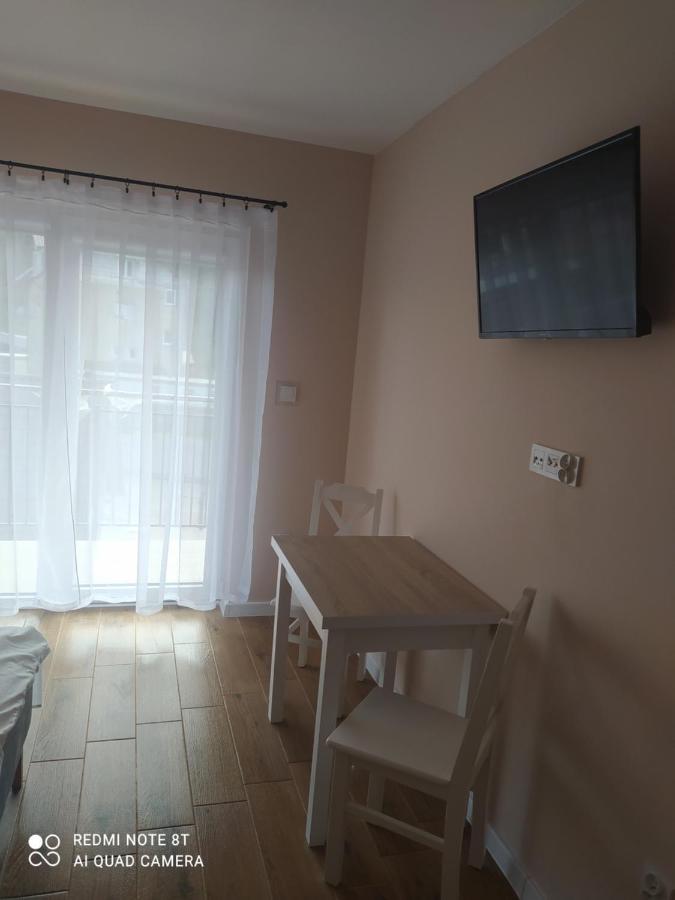 Piaskowy Dwor Hotel Криница Морска Екстериор снимка