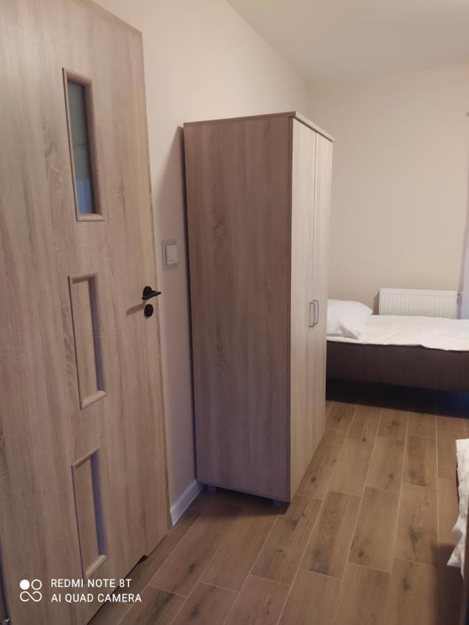 Piaskowy Dwor Hotel Криница Морска Екстериор снимка