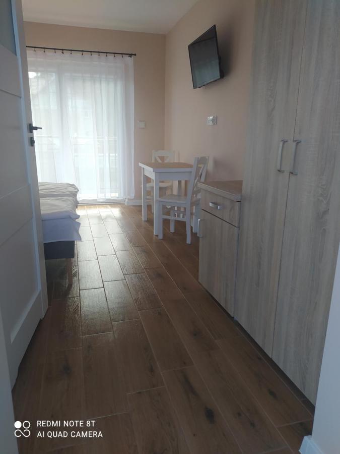Piaskowy Dwor Hotel Криница Морска Екстериор снимка