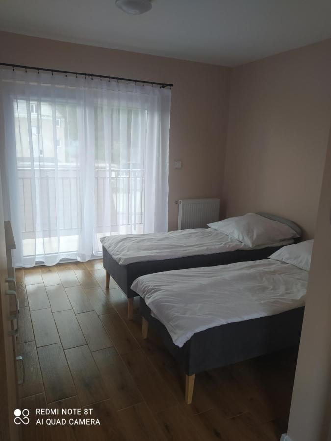 Piaskowy Dwor Hotel Криница Морска Екстериор снимка