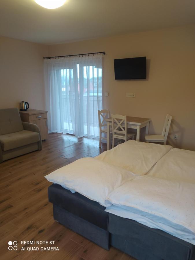 Piaskowy Dwor Hotel Криница Морска Екстериор снимка